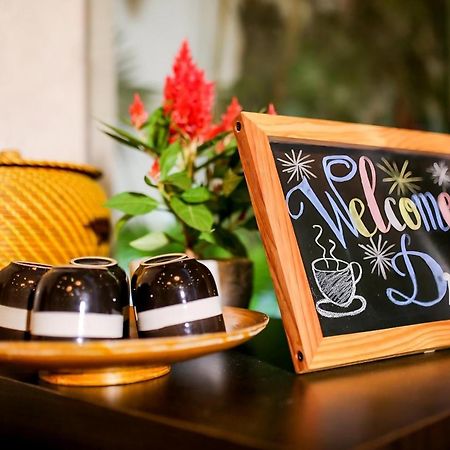 La Maison Danang Beach Hotel Exterior photo