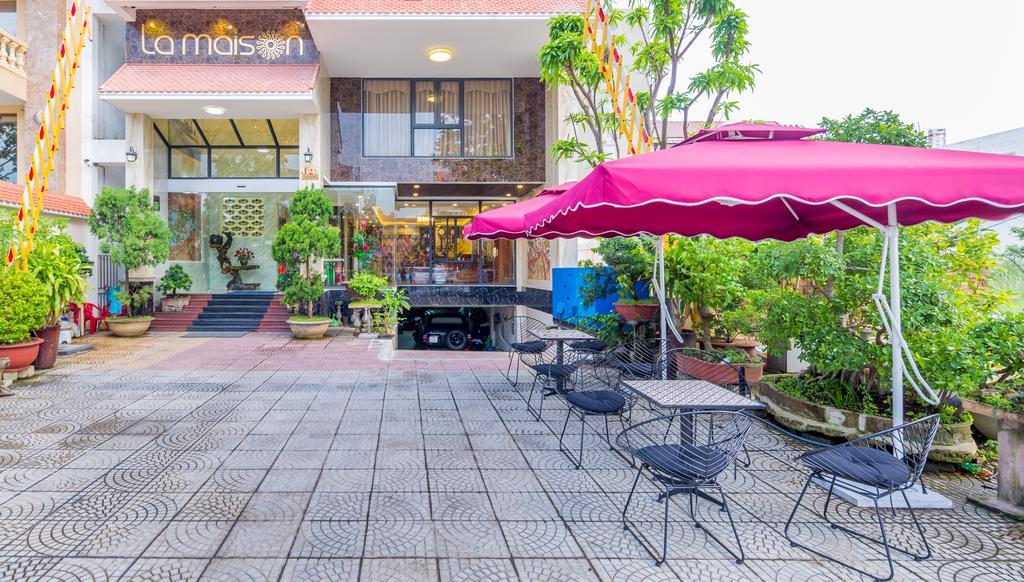 La Maison Danang Beach Hotel Exterior photo