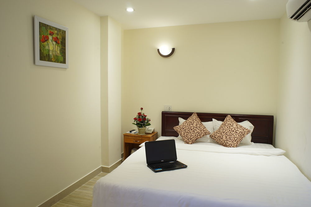 La Maison Danang Beach Hotel Exterior photo